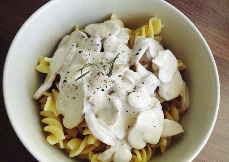 Step-by-Step Guide to Prepare Speedy Creamy Mushroom Sauce