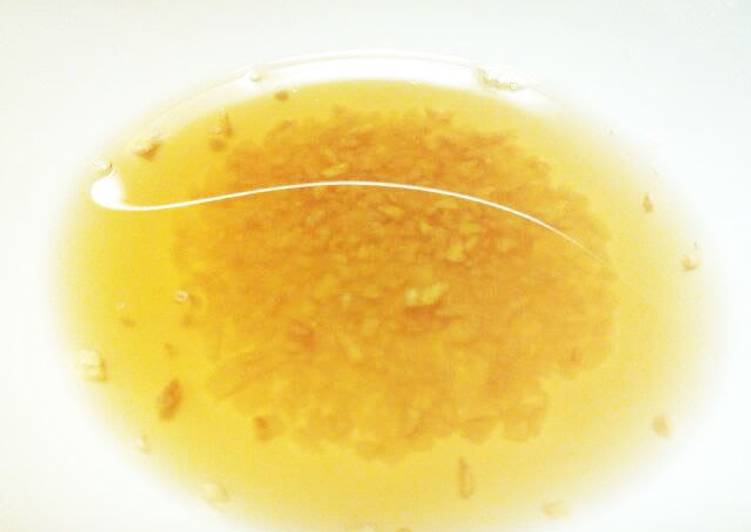 Homemade Garlic Sesame Oil