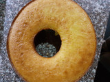 Torta común con ralladura de limón es rica