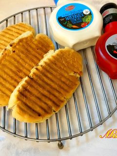 عکسی از دستور پنینی کالباس ژامبون