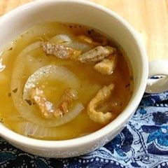 A picture of Onion Soup with Pancetta.