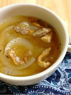 A picture of Onion Soup with Pancetta.
