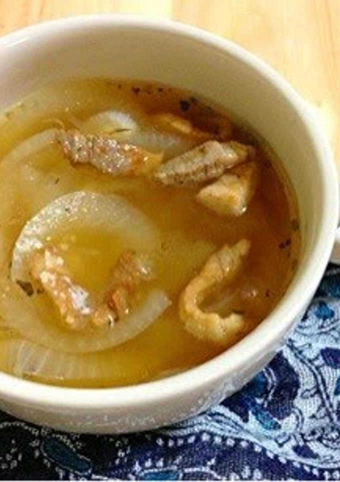 A picture of Onion Soup with Pancetta.