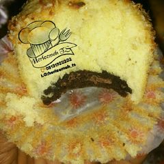 A picture of Coconut and oreo stuffed cake.