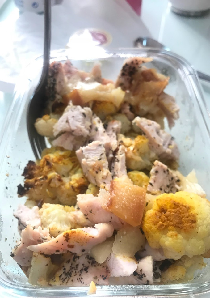 Una foto de Coliflor especiado con pollo