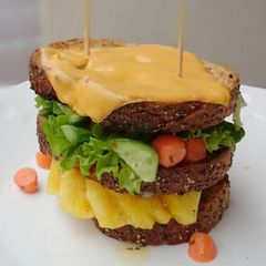 A picture of Carrot , Cucumber and Macadamia with Pineapple Salad Diet Brunch Sandwich / DAY 6.