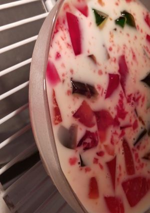 A picture of BROKEN GLASS JELLO DESSERT.