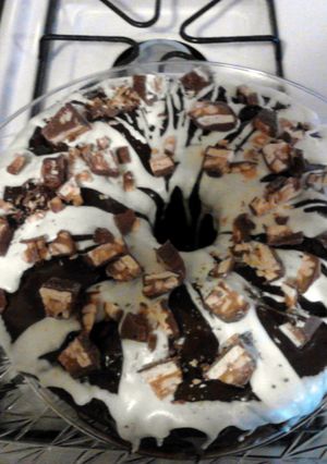 A picture of Snickers cake.