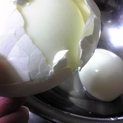 A picture of 3-Minute Hard Boiled Eggs in a Frying Pan.