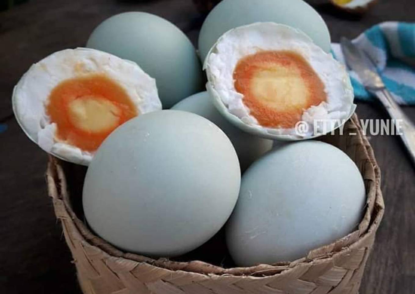 Telur Asin Simple(rendam air)