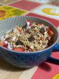 Desayuno 😋 yogur con fresas y muesli