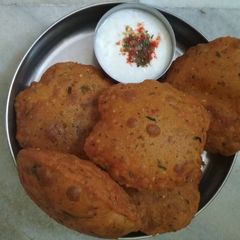 A picture of Masala puri.