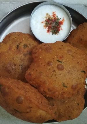 A picture of Masala puri.