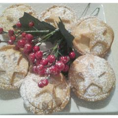 A picture of Fruit mince pies.