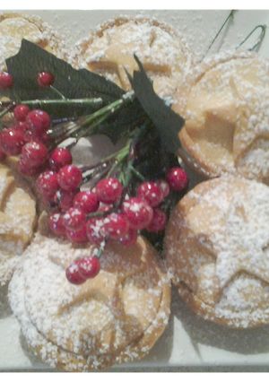 A picture of Fruit mince pies.