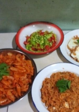 صورة لوصفة معكرونة وبيض غدا سريع