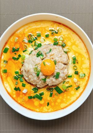 鹹蛋黃肉餅蒸蛋 的食譜成品照片
