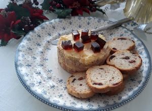 Una foto de Foie con crema de queso y gelatina de PX