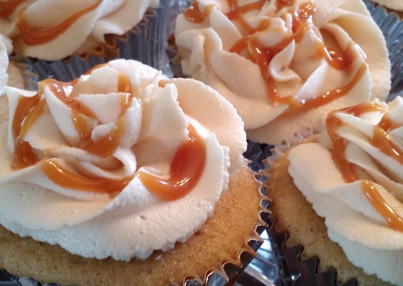 Apple Cider Cupcakes & Salted Caramel Buttercream