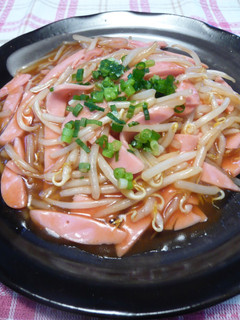 A picture of Simple Bean Sprouts and Fish Sausage in Sweet and Sour Sauce.