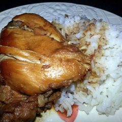 A picture of adobo.