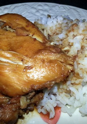 A picture of adobo.