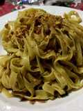 Tagliolini con pesto di pistacchi e salmone