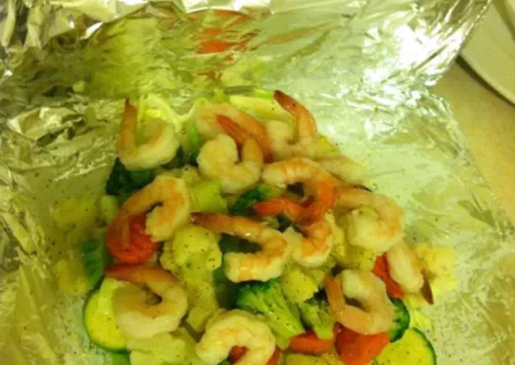 Foil wrapped veggies & shrimp
