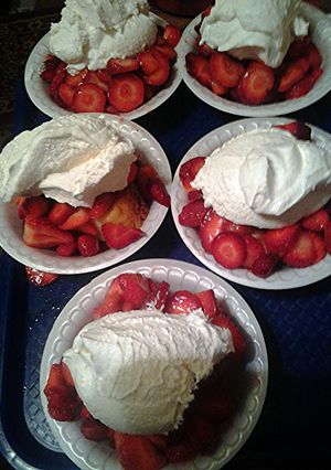 A picture of strawberry shortcake easy.