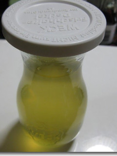 A picture of Ruruko's Macrobiotic Soup Stock with Konbu & Shiitake Mushrooms.