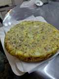 Tortilla de Papa con Cebolla y Ají