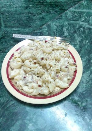 A picture of White creamy Macaroni.
