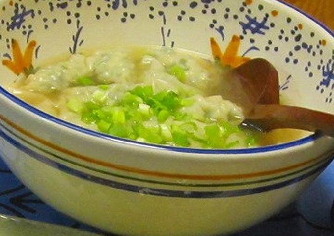 Delicious Gyoza Dumplings in Soup