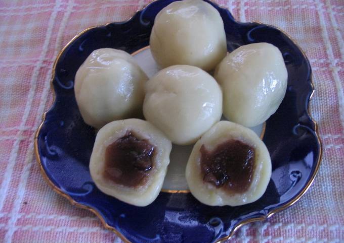 Sleek and Delicious! Tofu Shiratama with Sweet Beans Paste