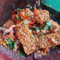 Tempe penyet sambel kemangi রেসিপির প্রধান ছবি