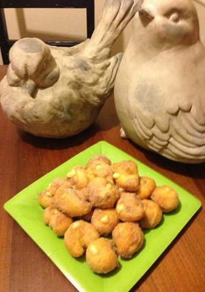 A picture of Snickerdoodle poppers.