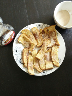 A picture of French Toast Sticks.