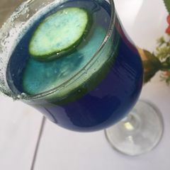 A picture of Blue Hawaii.
