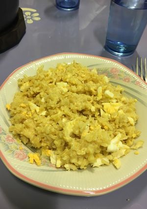 Una foto de Arroz con queso y huevo