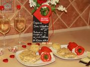 Una foto de queso cottage con pimiento