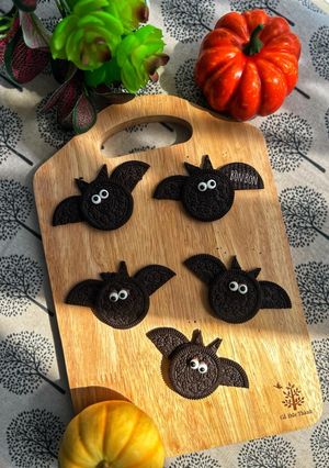 Hình của món Oreo Bats - Bánh Oreo Hình Dơi Halloween.