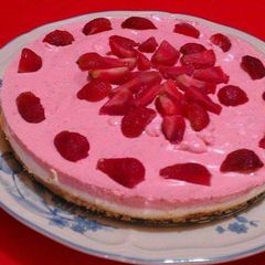 A picture of No-Bake White chocolate Strawberry Mousse Cake.