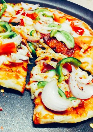 પિઝા (pizza recipe in Gujarati) રેસીપી મુખ્ય ફોટો