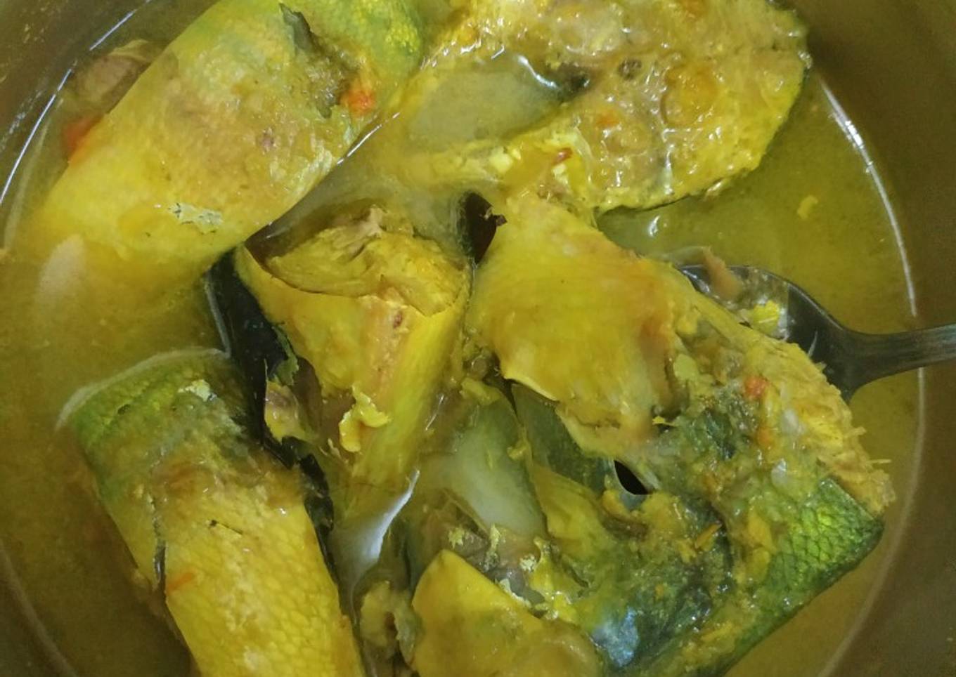 Ikan kembung kuah kuning