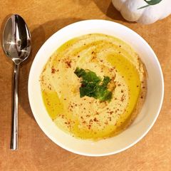 A picture of Hummus.
