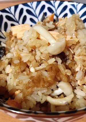 電鍋鮭魚炊飯✨ 的食譜成品照片