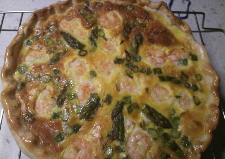 Steps to Make Super Quick Homemade Prawn and asparagus quiche