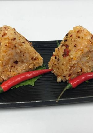 รูปของ Spicy Garlic Yaki Onigiri