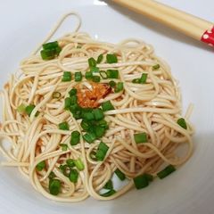 A picture of Noodle with garlic chili oil.