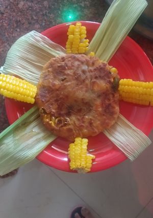 ચીઝ કોર્ન પરોઠા(Cheese corn paratha recipe in gujarati) રેસીપી મુખ્ય ફોટો